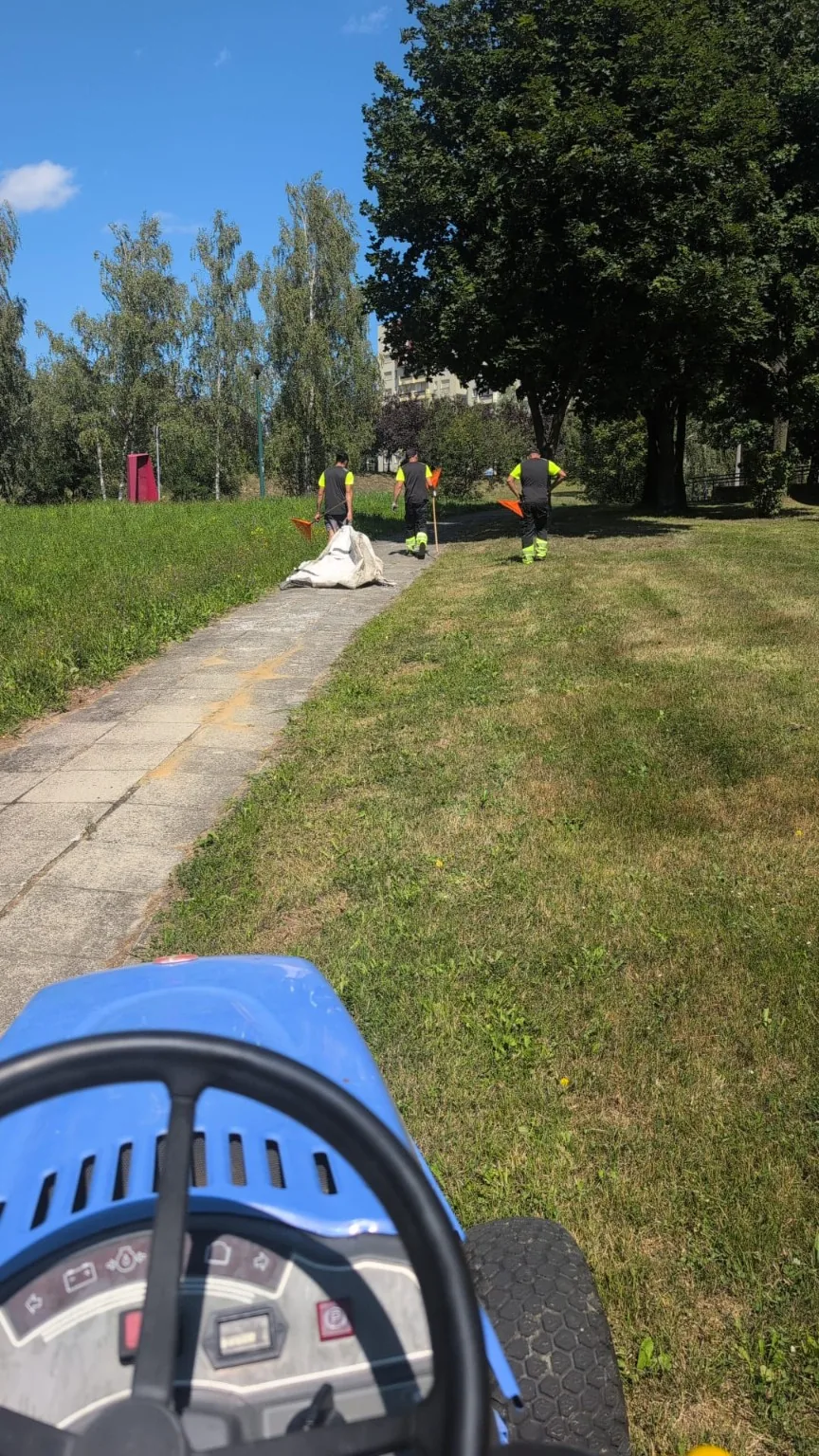 Ekipa podczas prac pielęgnacyjnych